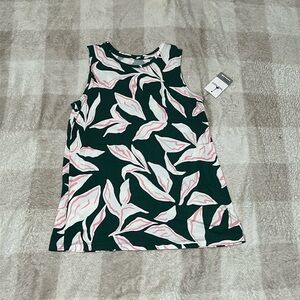 Sleeveless green with flowers